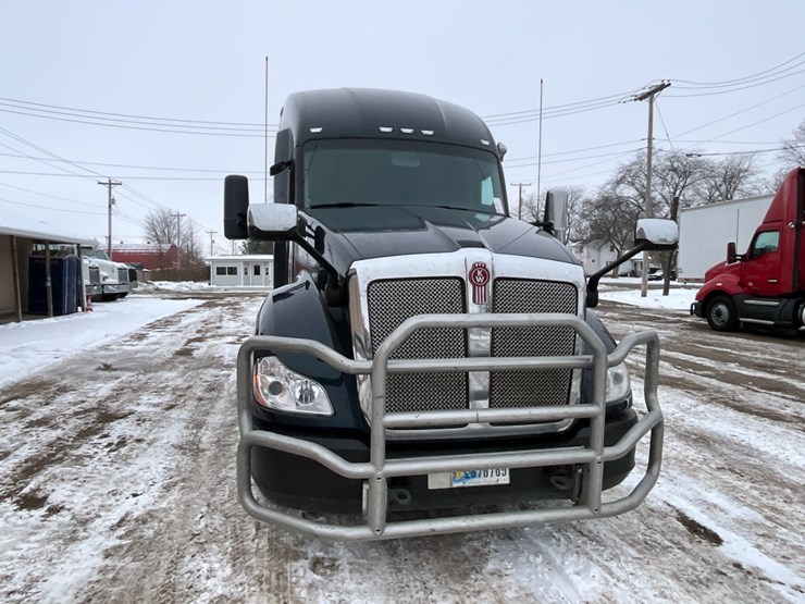 2020-kenworth-t680-image-5