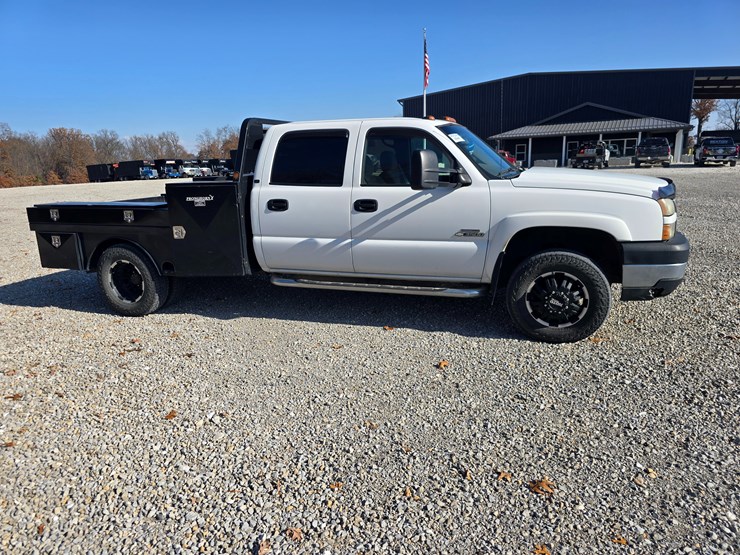 chevrolet-silverado-3500-image-35