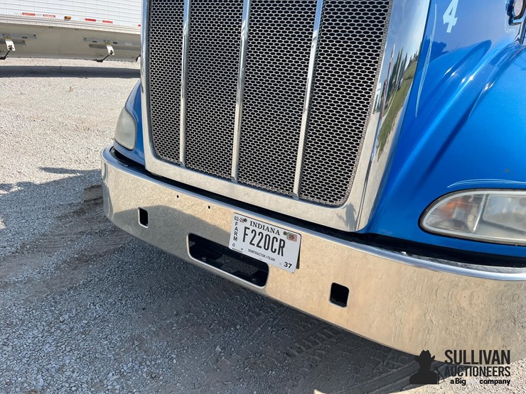 peterbilt-386-image-15