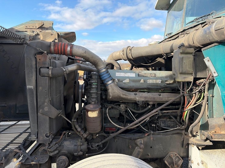 1999-eagle-road-tractor-image-11