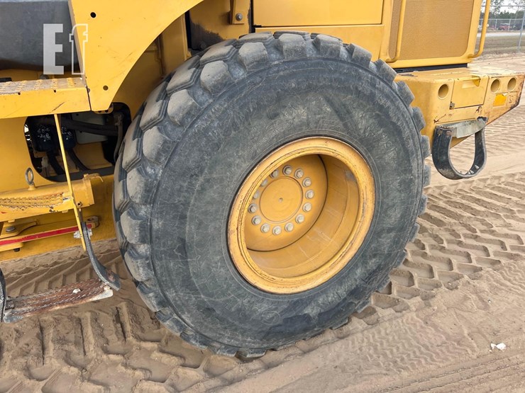 2011-deere-544k-image-10