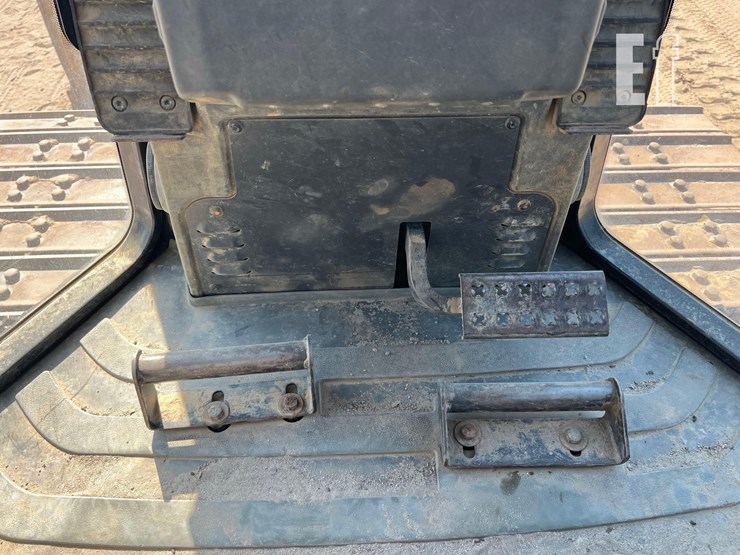 2013-caterpillar-d5k2-lgp-image-39