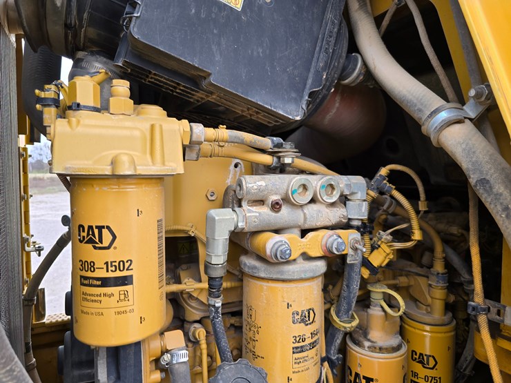 caterpillar-953d-image-94