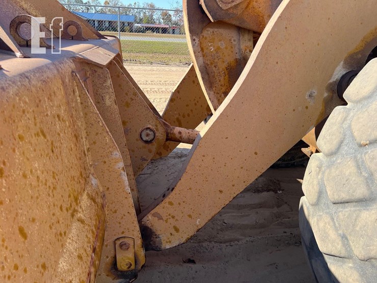 2014-caterpillar-966k-image-15