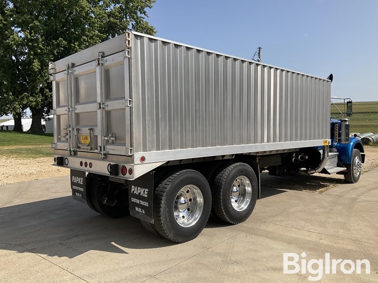 kenworth-w900-image-5