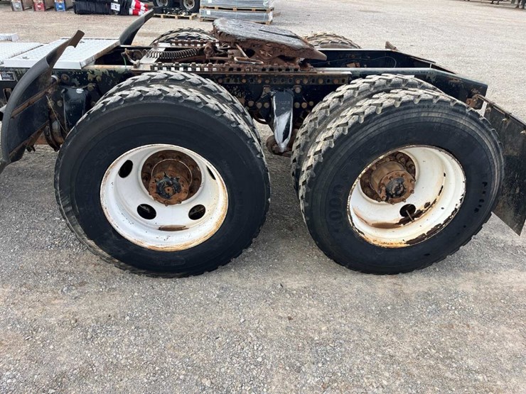 2016-western-star-4900-image-13