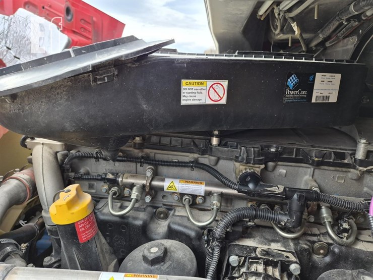 2018-freightliner-cascadia-113-image-26