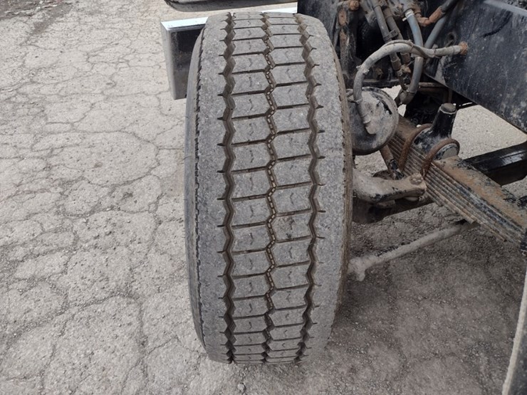 freightliner-122sd-image-21