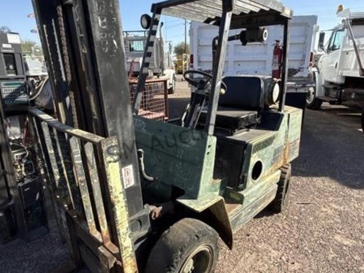 clark-gps25mp-forklift-image-2