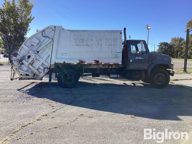 international-4900-image-4