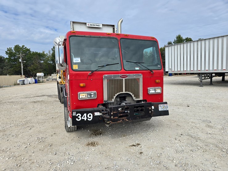 2003-peterbilt-320-image-49