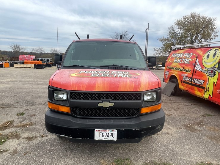 #1404-•-2006-chevy-cargo-van-(wi-title-in-delay)-image-2