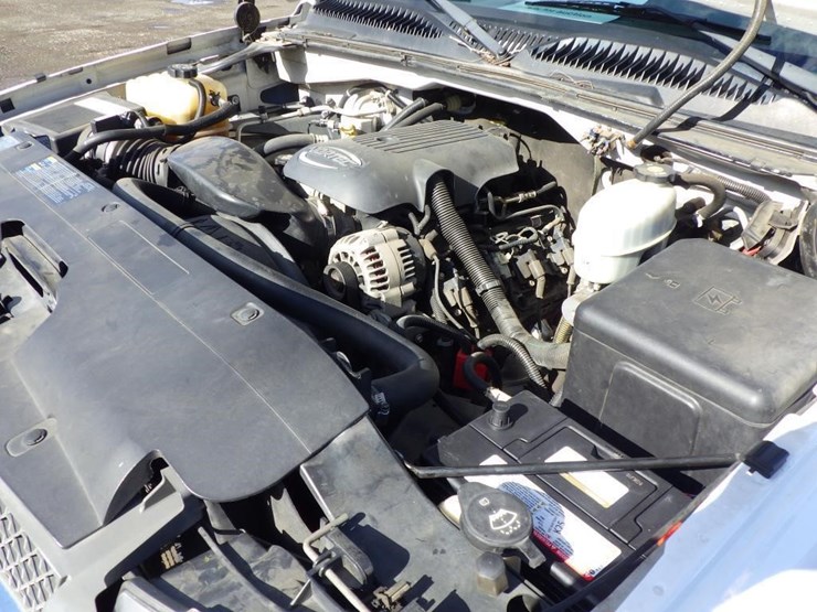 2004-chevrolet-2500hd-image-11