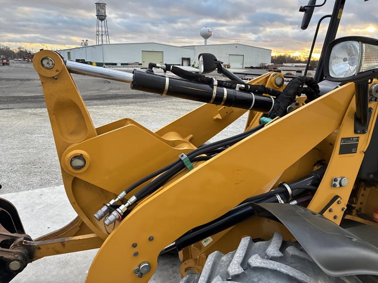 caterpillar-906m-image-37