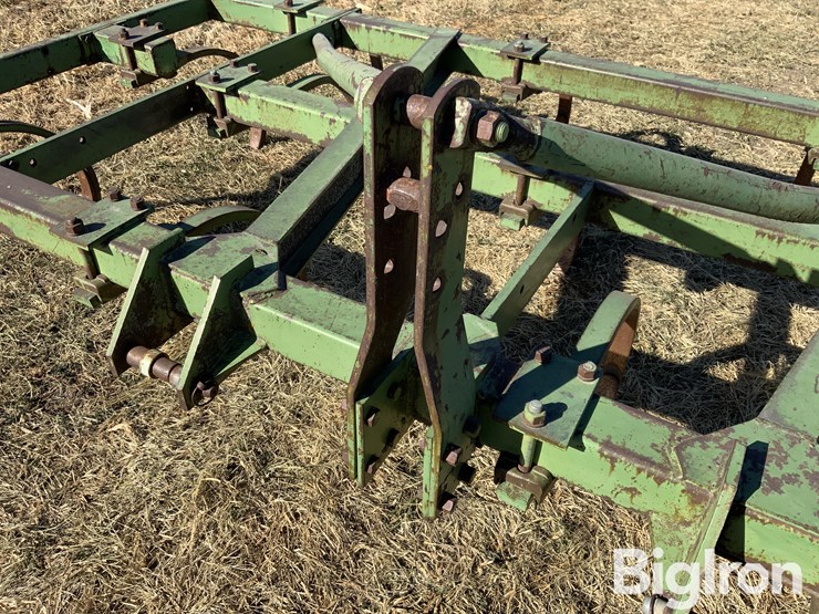 john-deere-3-pt.-chisel-image-12