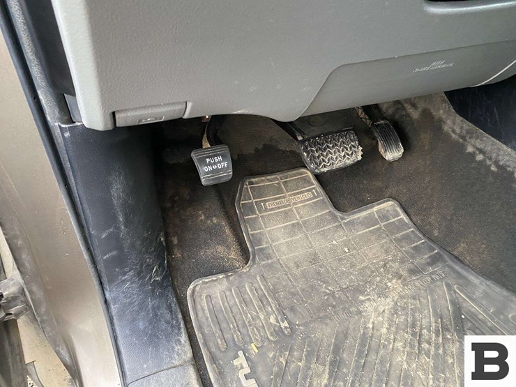 2013-toyota-tundra-image-30