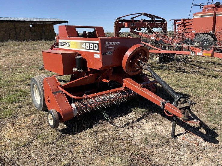 2001-hesston-4590-image-1