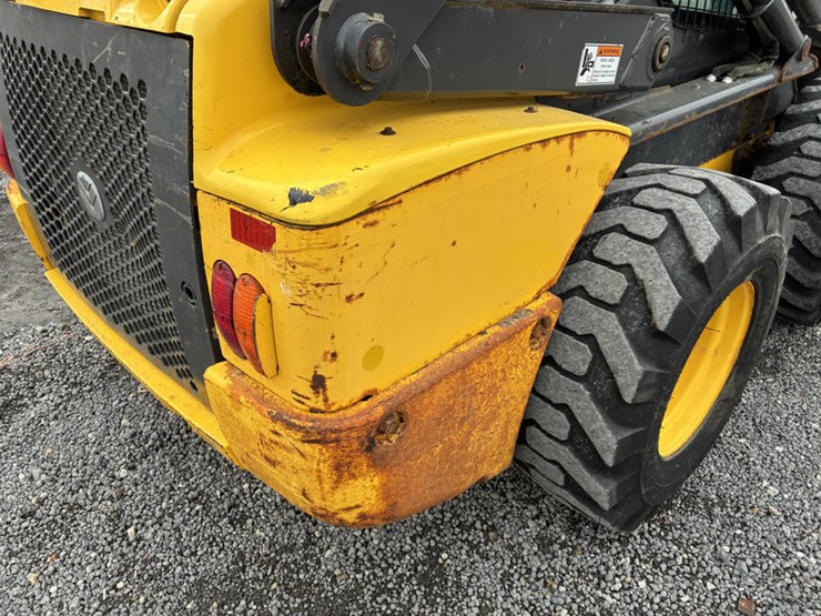 new-holland-l230-image-11