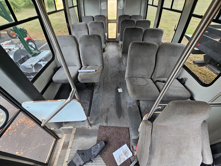 #21244-•-1996-ford-econoline-shuttle-bus-(non-runner)-image-29