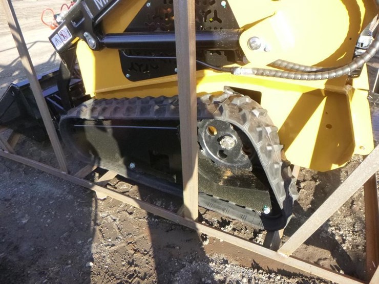 2025-agt-mx-mrt14-skid-steer-track-loader-image-18