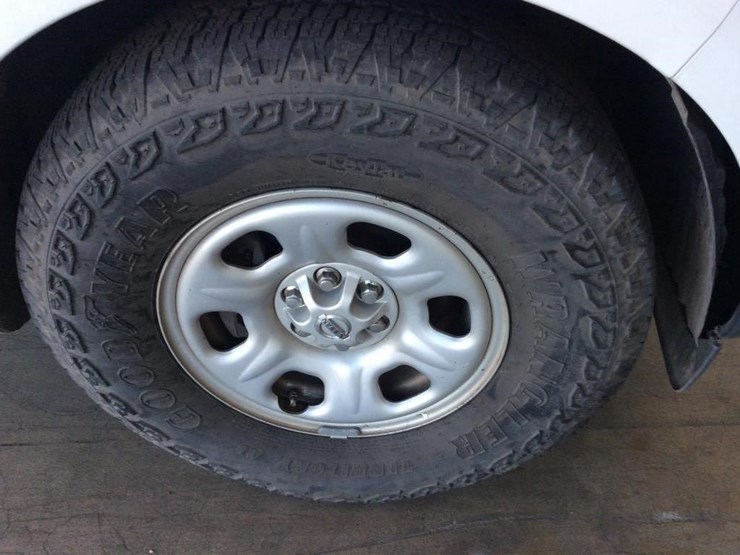 2017-nissan-frontier-image-13