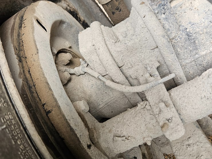 freightliner-columbia-112-image-101