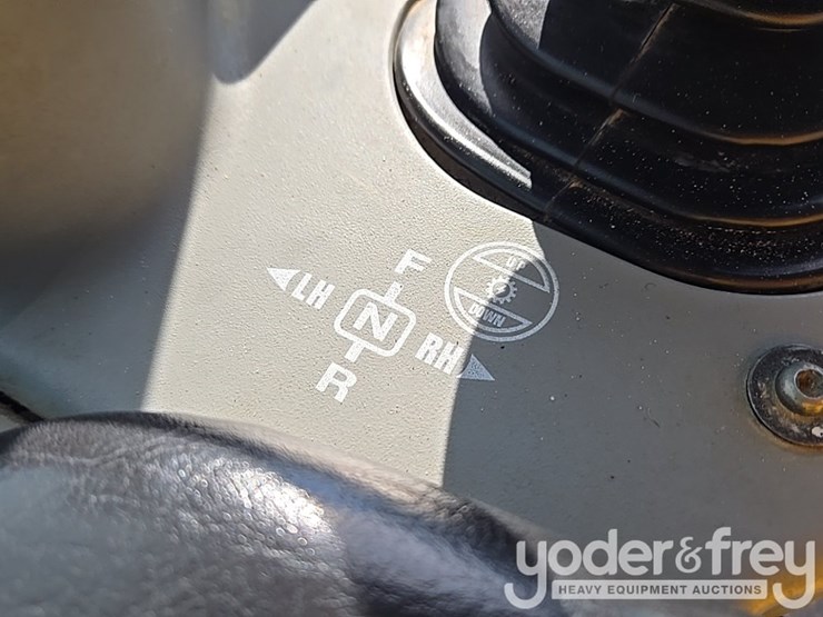 2018-komatsu-d61pxi-24-image-125