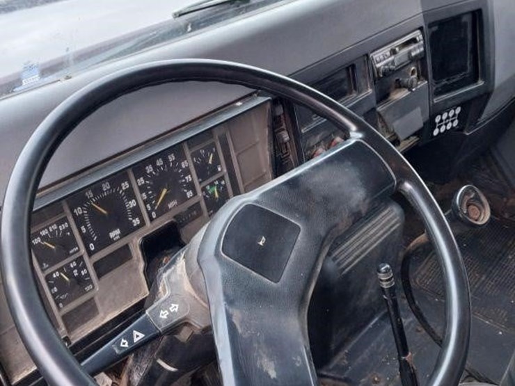 international-4700-image-12