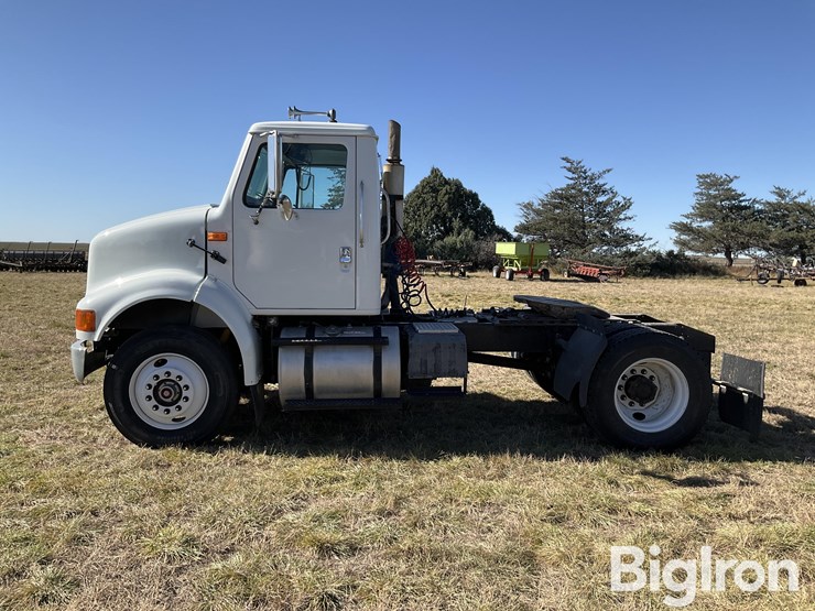 1996-international-8100-image-8