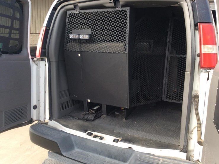 2013-chevrolet-express-3500-image-10