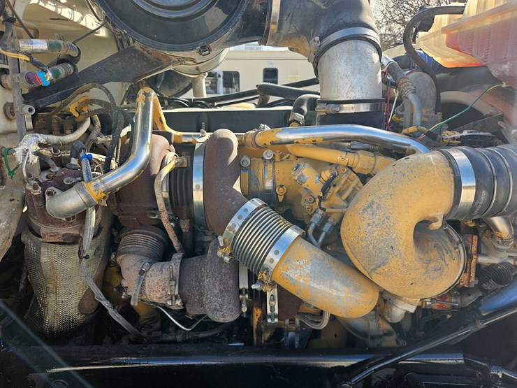 2009-peterbilt-365-image-60