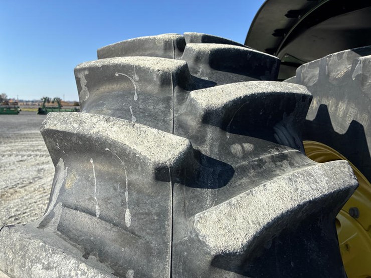 john-deere-8320r-image-56