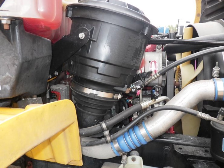 freightliner-m2-106-image-17