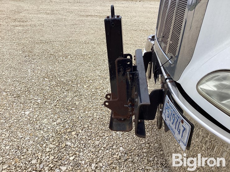 peterbilt-335-image-14