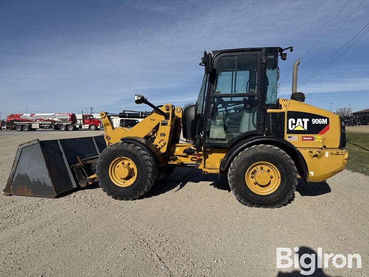 2015-caterpillar-906m-image-8