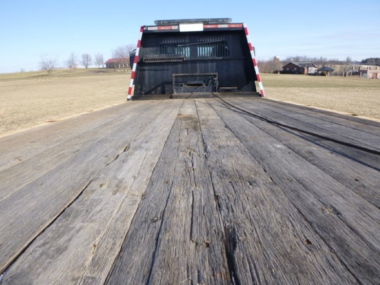 freightliner-m2-106-image-32