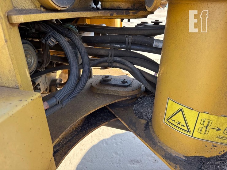 caterpillar-906-image-21