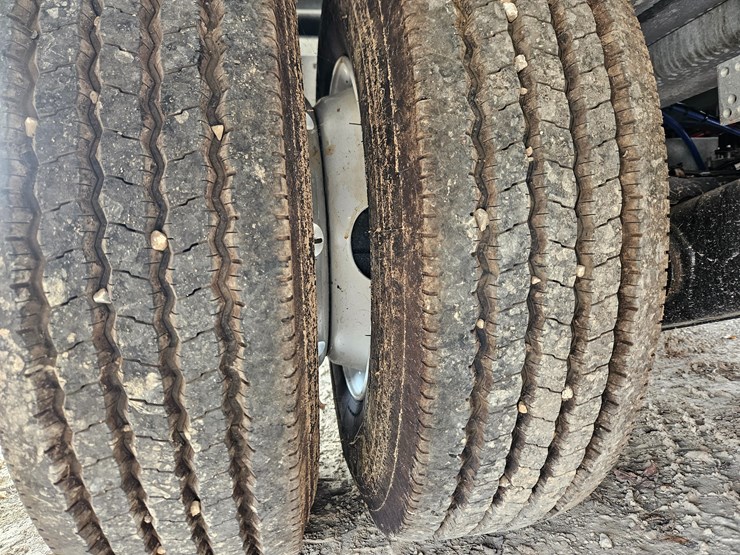 2025-landoll-440-image-32