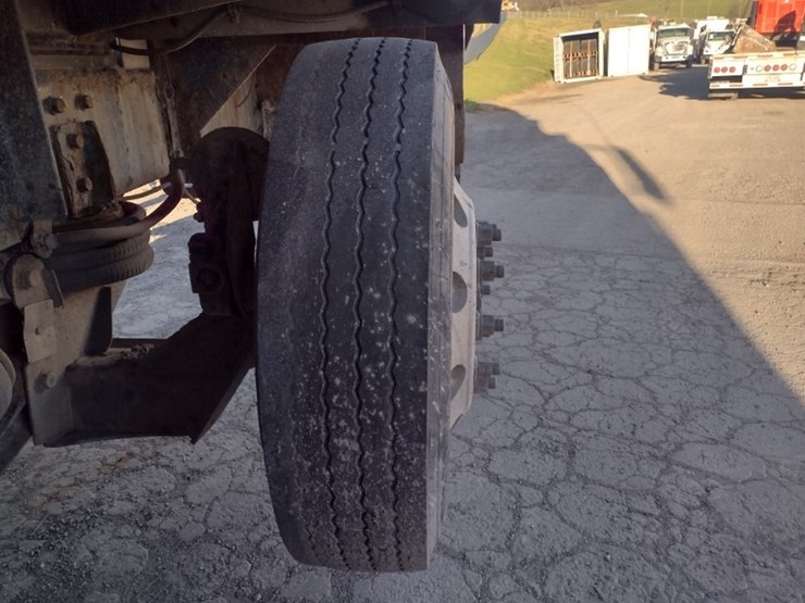 peterbilt-389-image-31