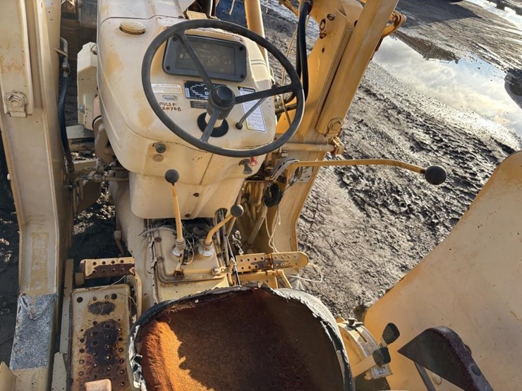 1975-ford-445a-image-30