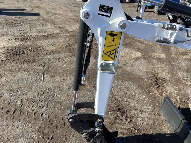 2022-bobcat-e10e-hydraulic-excavator-image-16