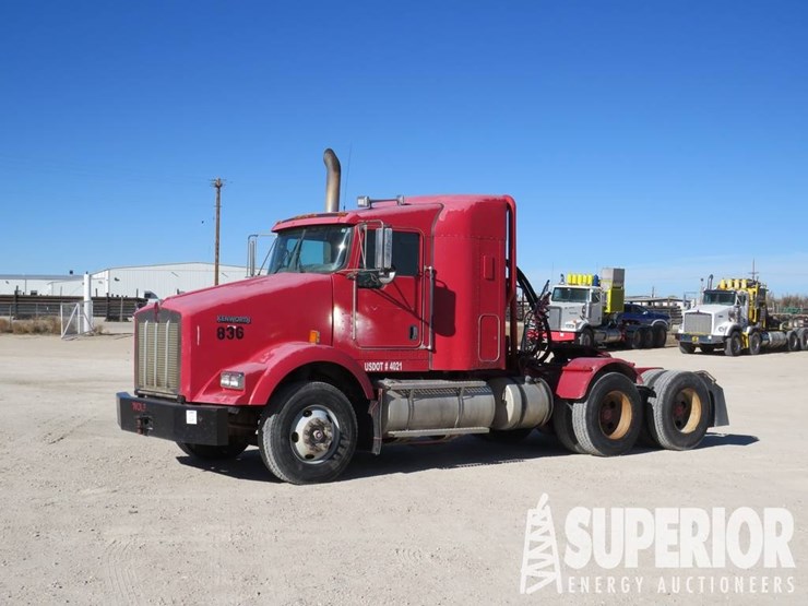 2009-kenworth-t800-image-1