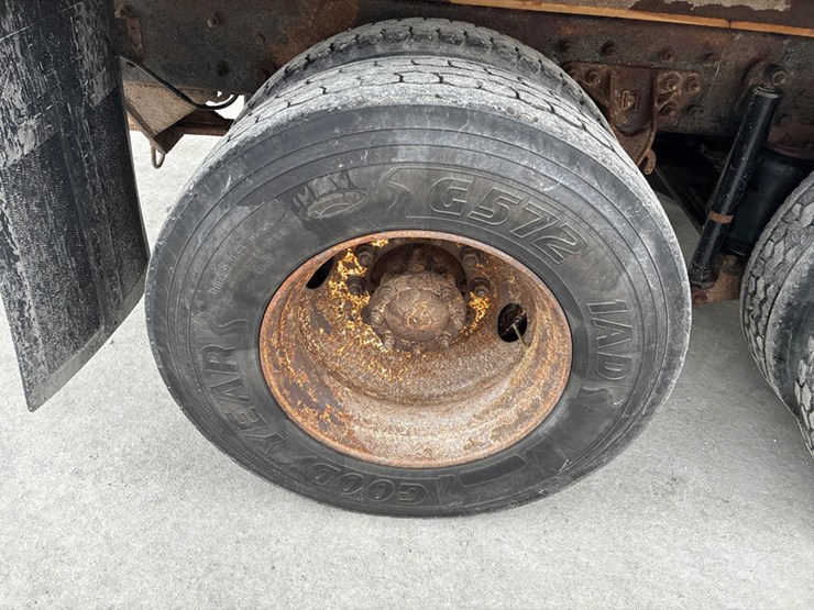 case-ih-7400-image-38