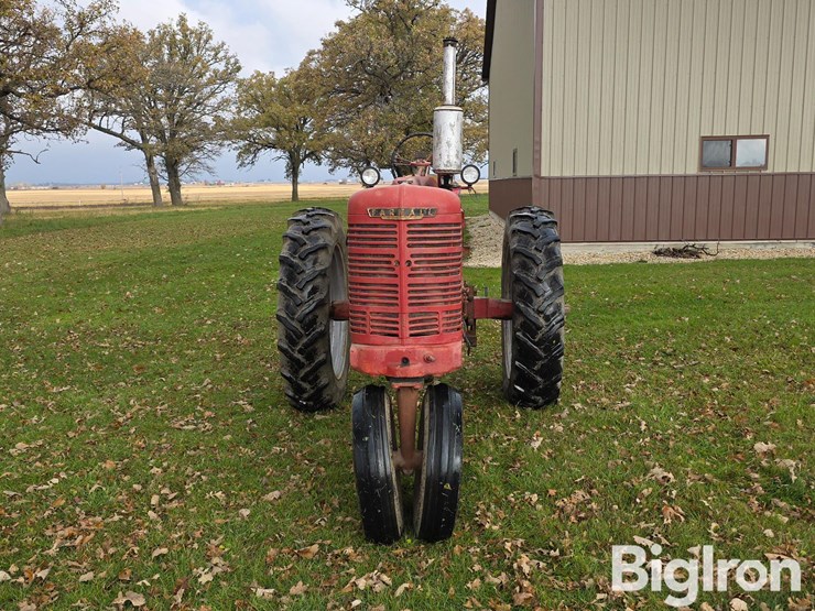 1951-farmall-m-2wd-tractor-image-2