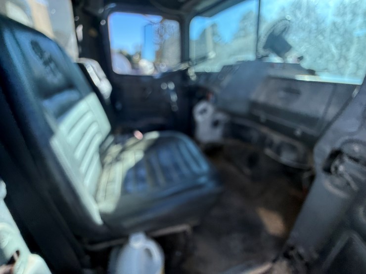 mack-r686st-image-84