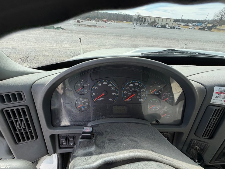 international-4400-image-22