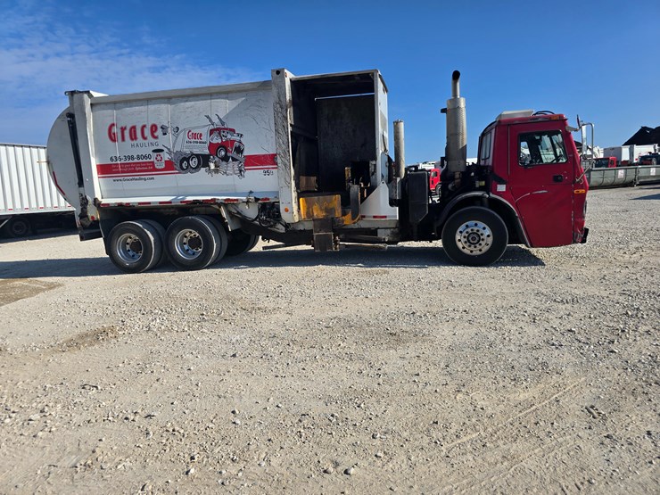 2007-mack-le613-image-34