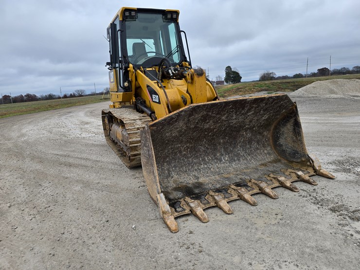 caterpillar-953d-image-50