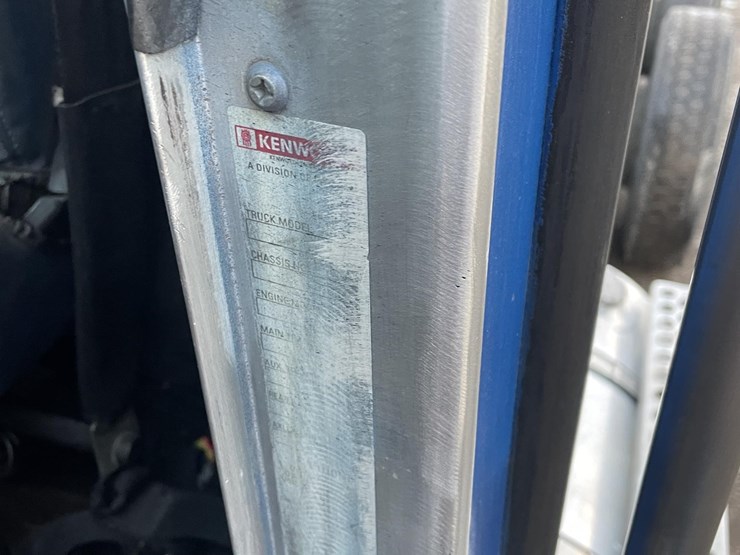 2004-kenworth-t800-image-29