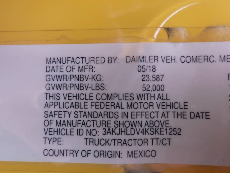 2019-freightliner-cascadia-126-image-23